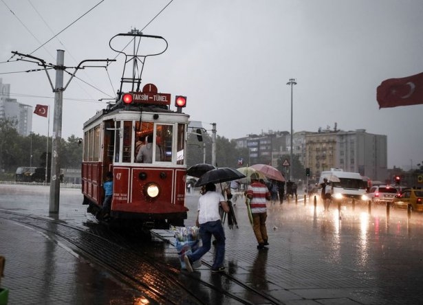 İstanbul gündüz vakti geceyi yaşadı 48
