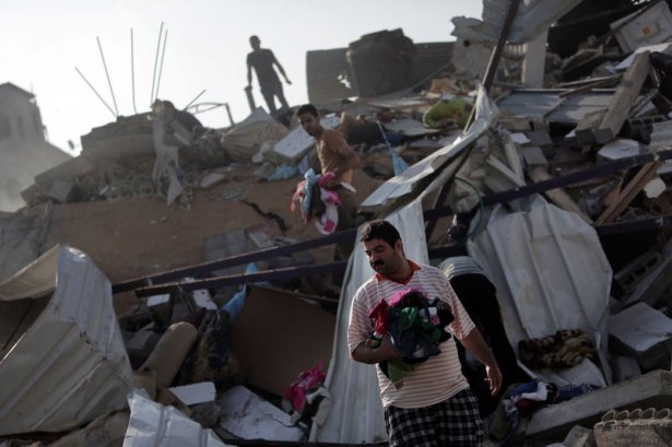 İsrail'in roketleri Gazze'ye yağıyor 34