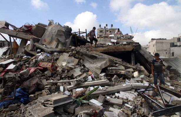 İsrail'in roketleri Gazze'ye yağıyor 39