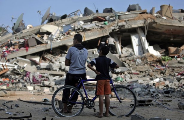 İsrail'in roketleri Gazze'ye yağıyor 53