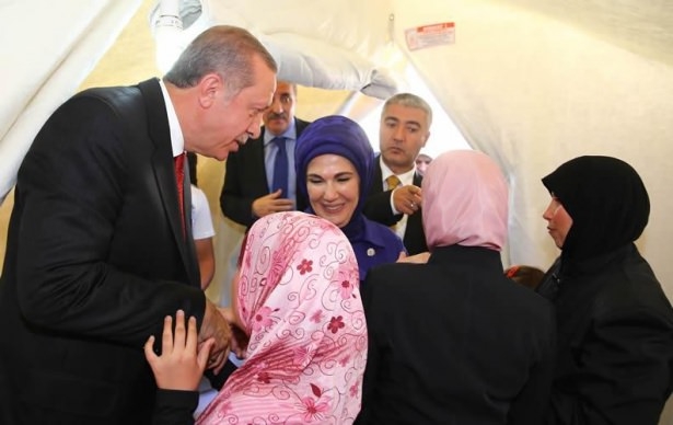 Erdoğan çadırkentte Suriyelileri ziyaret etti 3