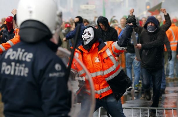 Brüksel'de halk sokağa döküldü 35