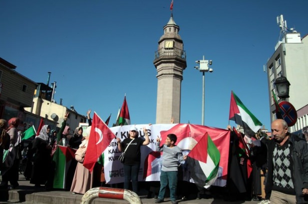 Türkiye 'Kahrolsun İsrail' sloganlarıyla inledi 64