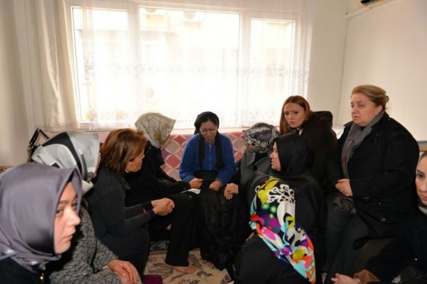 Erdoğan'ın kızları Özgecan'ın evinde 2