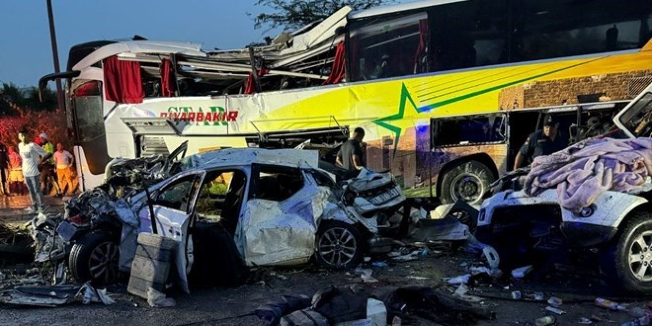 Mersin'de zincirleme trafik kazası: 10 ölü, 30 yaralı!