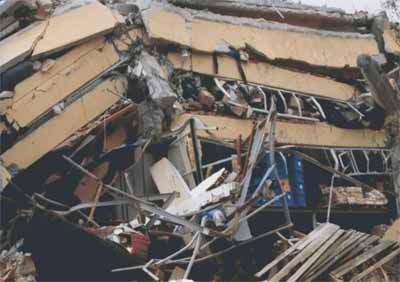 Panama'da Şiddetli Deprem