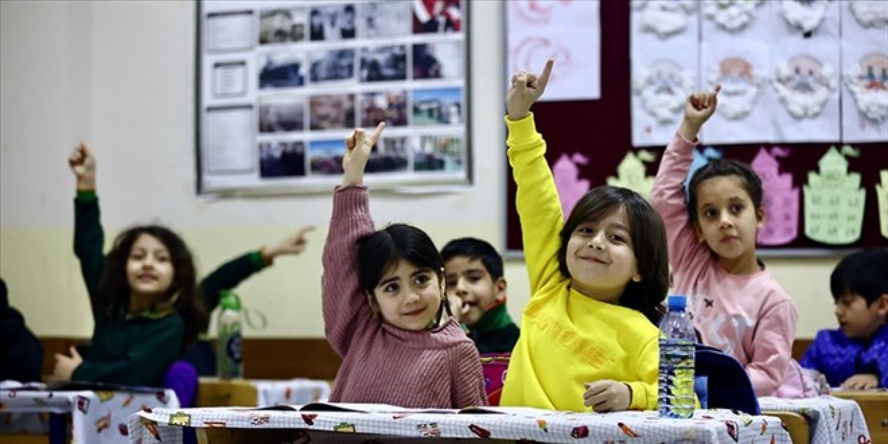 Yeni müfredatın 'beceri temelli' yeni ders kitapları hazır