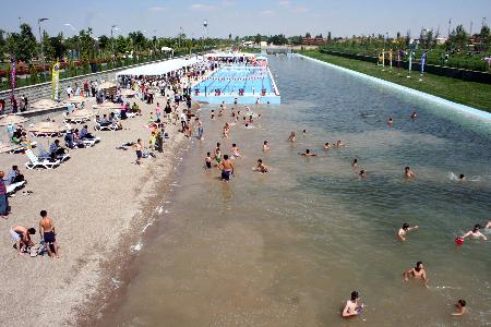 Denizsiz şehre plaj açıldı