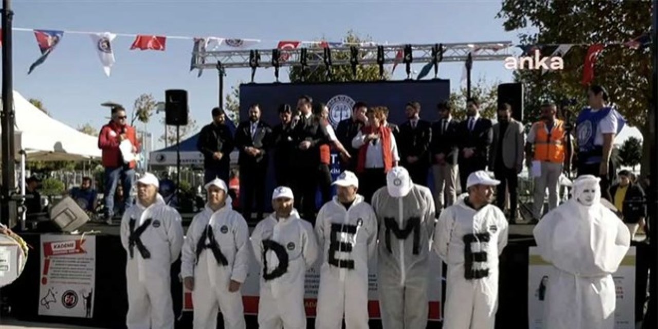 Kademeli emekliliğe takılanlar miting düzenledi