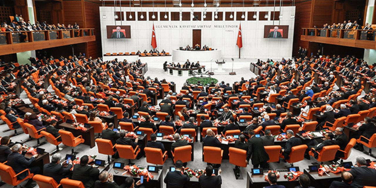 TBMM'den yeni haftada yoğun mesai: 9. Yargı Paketi, bütçe görüşmeleri