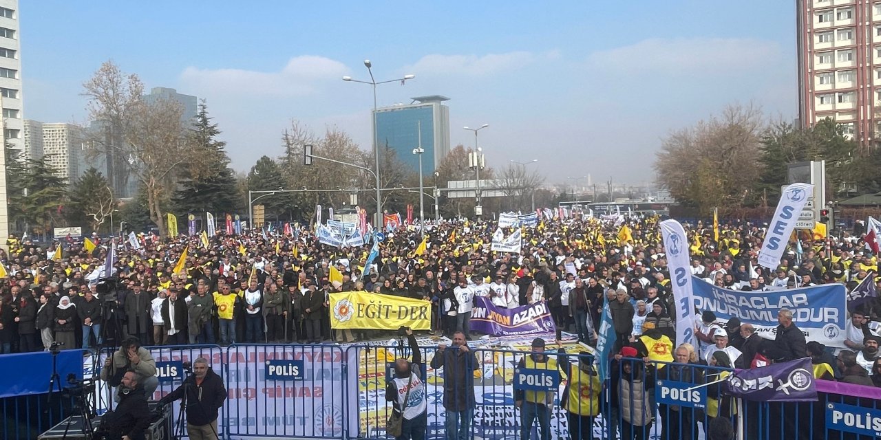 Memurlar Ankara’da İktidara Uyarı Eylemi Yaptı!