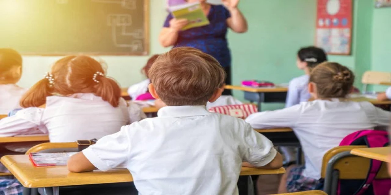 MEB'den Yeni Uygulama: Norm Fazlası Öğretmenler, Ücretli Öğretmenler Yerine Görevlendirilecek!