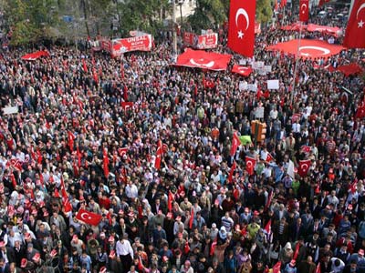 Demokrasi nöbeti Ankara'da dev mitingle sona erecek