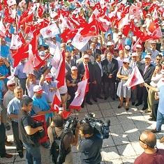 Vali: "Eylemci memura yaptırım var"