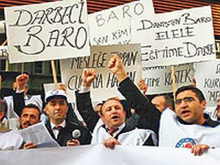 EĞİTİME DARBEYE PROTESTO