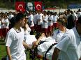 Manavgat'ta tören alanında 6 öğrenci arka arkaya bayıldı