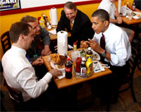 Obama, Medvedev'e hamburger ısmarladı