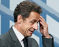 Sarkozy'ye ağır eleştiri: Üç yılda demokrasi ve cumhuriyeti berbat ettin
