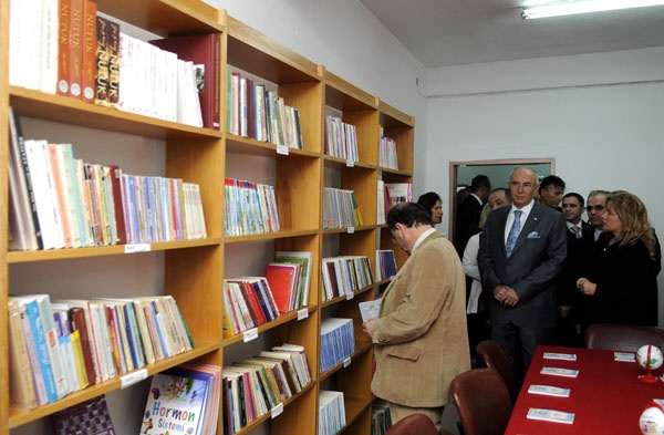 Kızılaydan ilköğretim okuluna kütüphane