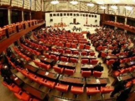 AKP'li vekiller hacca gitti, Meclis toplanamadı