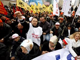 4/C'li işciler:Ankara sokaklarını kaynatırız.