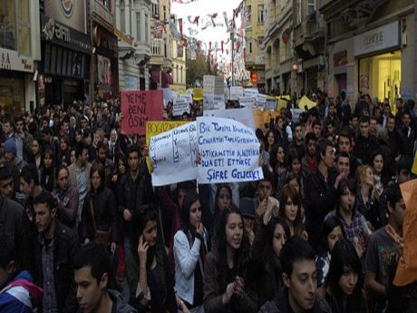Taksim'de YGS eylemi