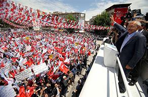 AKP'ye oy veren emeklilere kızdı