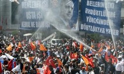 AK Partililere 'gül suyu' sürprizi