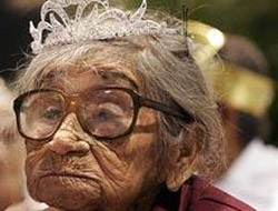 107 yaşında ama koca arıyor