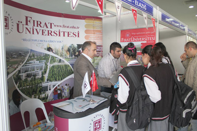 Fırat Üniversitesi 3. Mesleki Rehberlik ve Kariyer Günleri Fuarında