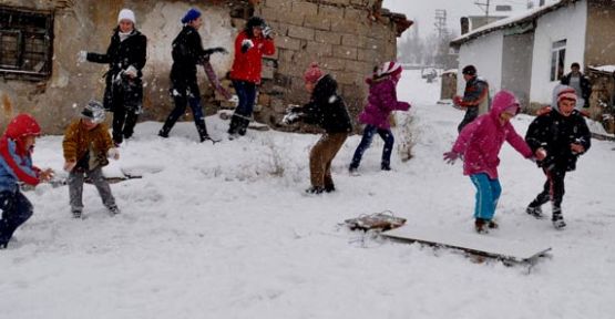 Kar yağışı yüzünden okulların tatil edildiği 5 il!