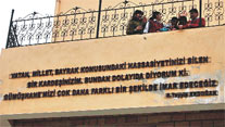 Okul duvarında Atatürkün yerine Erdoğanın sözleri