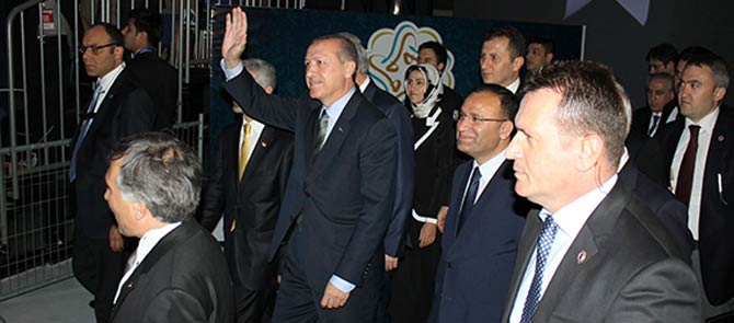 Başbakan Erdoğan'dan İHL'li gençlere büyük övgü!