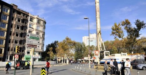 Taksim Meydanı Trafiğe Kapatıldı