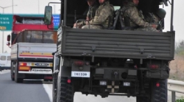 Adana'da "Silah Yüklü" İhbarıyla 7 TIR Durduruldu
