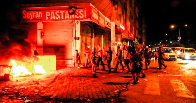 İstihbarat: Kobani'den gelip sokağı yaktılar