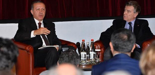 Erdoğan'dan gazeteciye tarih dersi