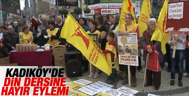 Kadıköy'de zorunlu din dersine hayır eylemi