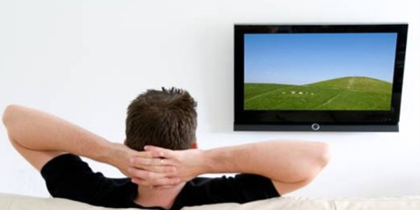 Televizyon izlemek kalp krizi riskini artırıyor