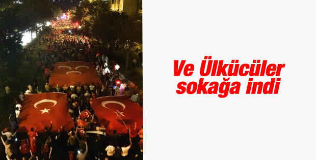 Ve Ülkücüler Sokağa İndi...