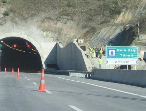 Bolu Tüneli trafiğe kapatdı