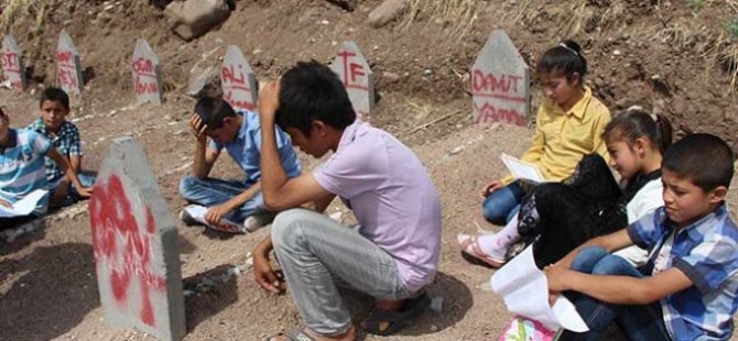 En acı karne PKK'nın katliam yaptığı Dürümlü'de alındı