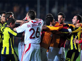 G.Saray ile Fenerbahçe dostluk maçı yapacak