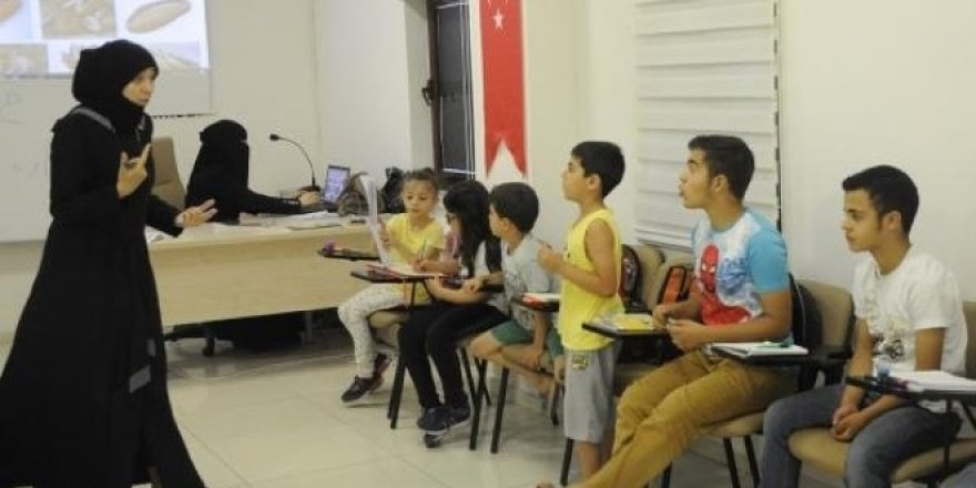 Okullarda Suriyeli tercüman öğretmen dönemi