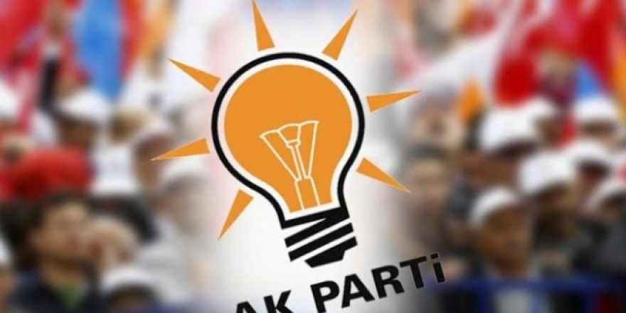 AK Parti 'Z kuşağı' için YouTuber'larla görüşüyor