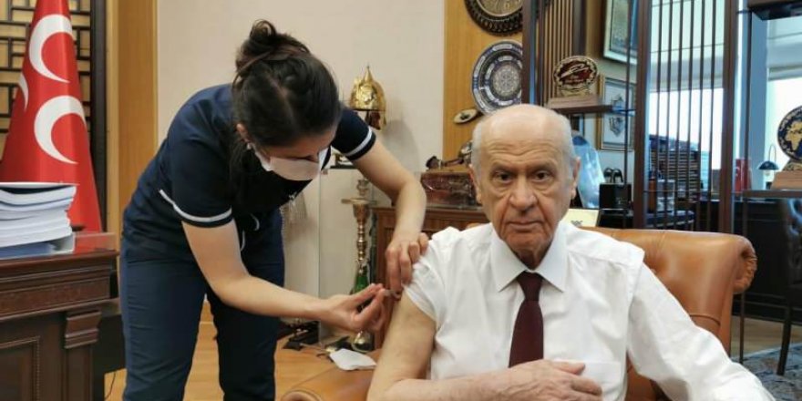 MHP Genel Başkanı Bahçeli, Kovid-19 aşısı yaptırdı