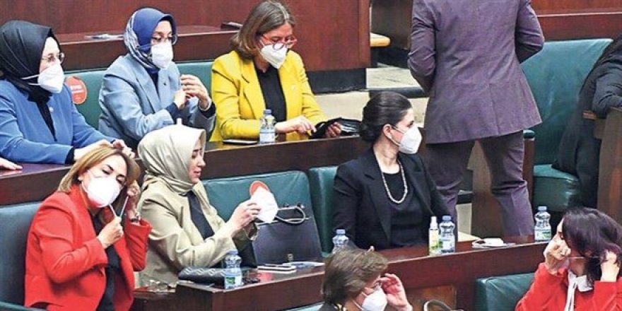 Erdoğan'ın katıldığı toplantılarda maskeler Külliye'den