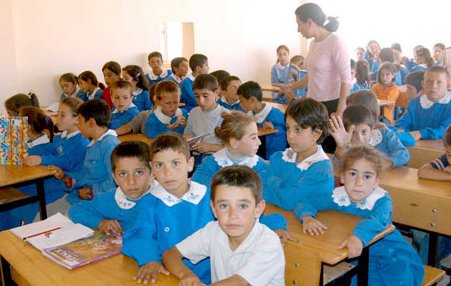Diyarbakır'da çocuklara Kürtçe karne