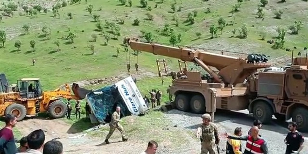 Şırnak'ta askerleri taşıyan araç devrildi: 2 şehit, 4 asker yaralı