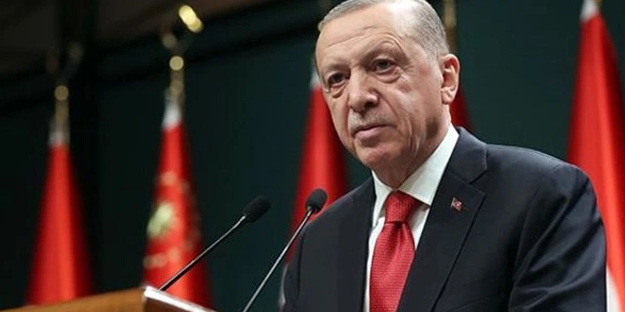 Cumhurbaşkanı Erdoğan, gençlere cep telefonu ve bilgisayar desteğini açıkladı